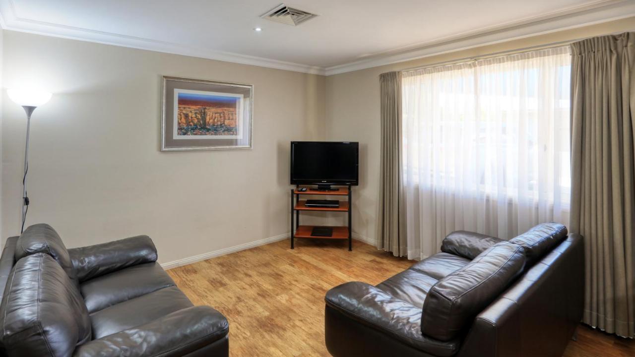 Edward Parry Motel And Apartments Tamworth Extérieur photo