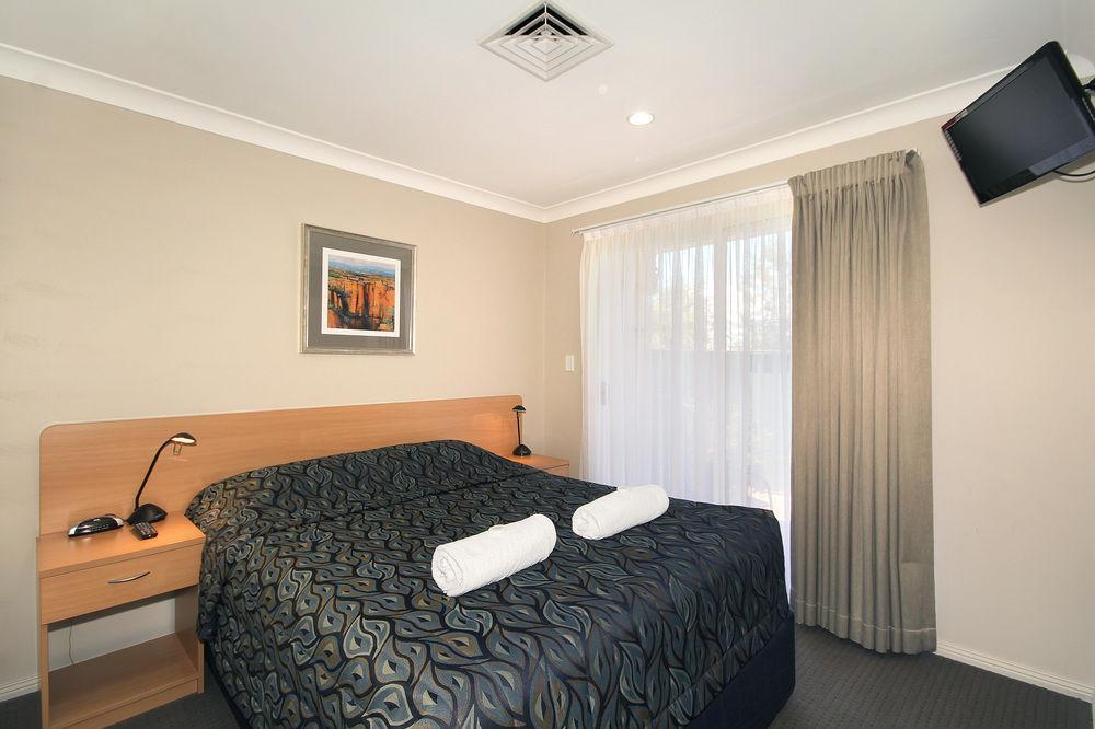 Edward Parry Motel And Apartments Tamworth Extérieur photo