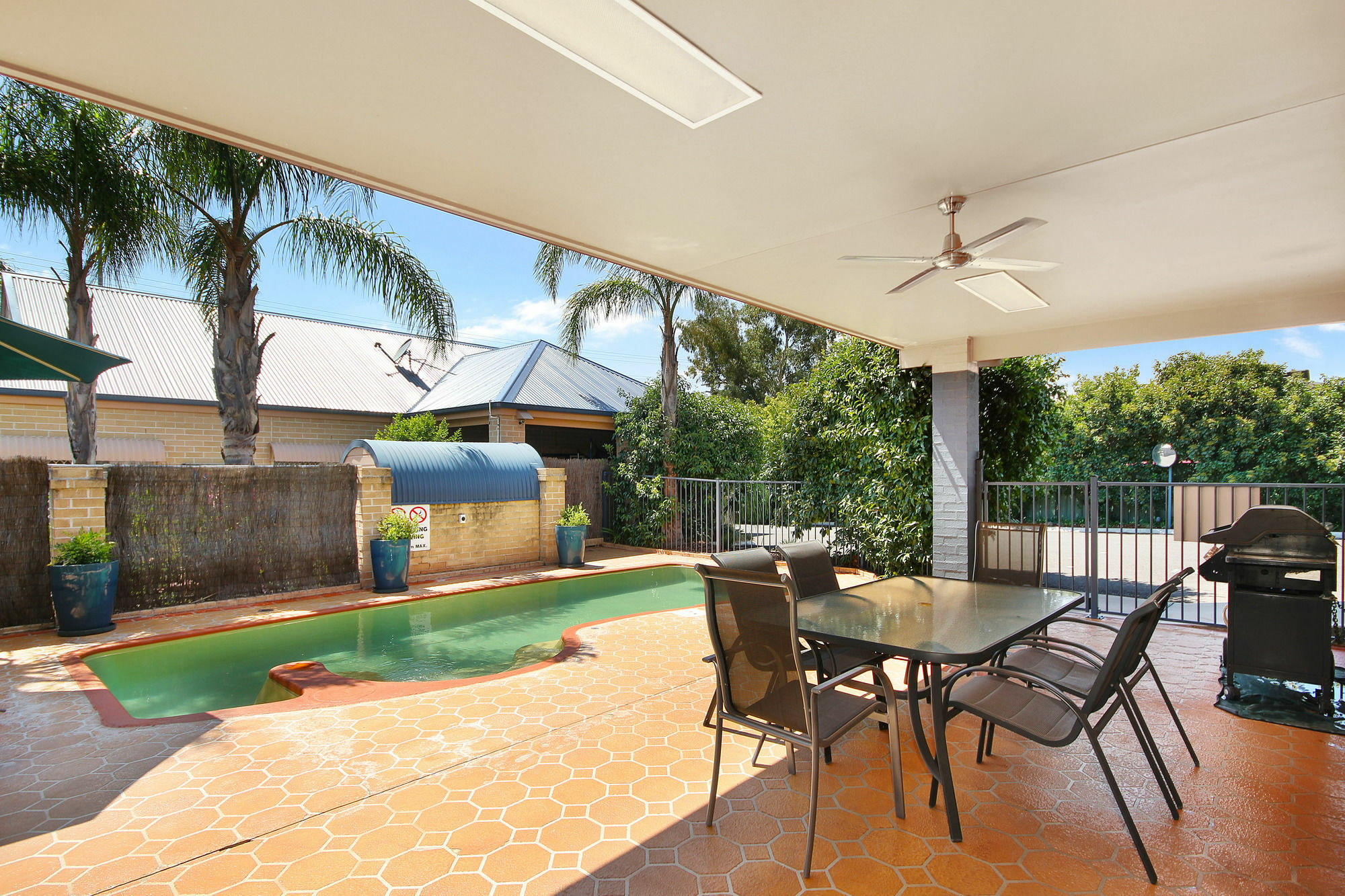 Edward Parry Motel And Apartments Tamworth Extérieur photo